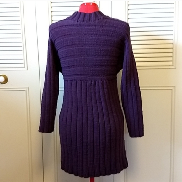 Hand Knit Sweater - Picture 2 of 3